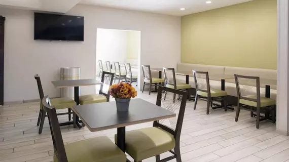 HOLIDAY INN EXPRESS & SUITES B | Iowa - Burlington (ve civarı) - Burlington - Burlington