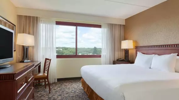 Embassy Suites Boston/Waltham | Massachusetts - Waltham