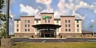 Holiday Inn Express & Suites Evansville North