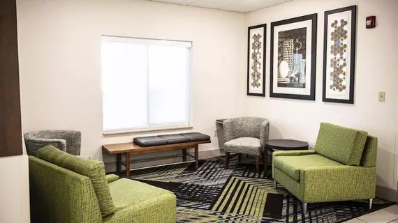 Holiday Inn Express Hotel & Suites Sedalia | Missouri - Clinton - Sedalia