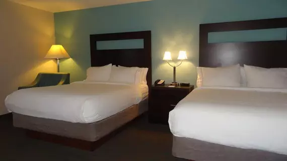 Holiday Inn Express Hotel Kansas City - Bonner Springs | Kansas - Kansas City (ve civarı) - Bonner Springs