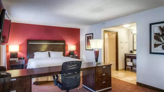 Hampton Inn & Suites Detroit/Airport Romulus | Michigan - Detroit (ve civarı) - Romulus