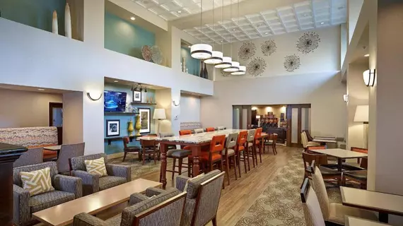 Hampton Inn & Suites Edmonton/West | Alberta - Edmonton (ve civarı) - Edmonton - West Edmonton