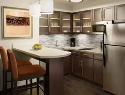 Staybridge Suites West Edmonton | Alberta - Edmonton (ve civarı) - Edmonton - Kuzeybatı Edmonton