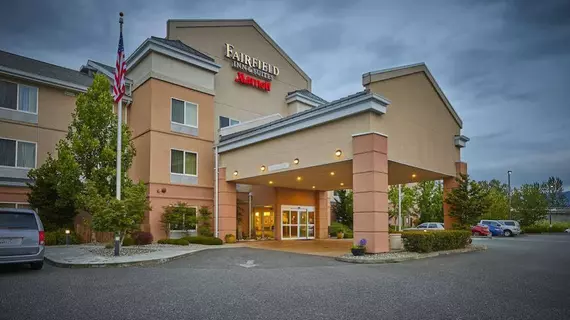 Fairfield Inn & Suites Burlington | Washington - Vernon Dağı (ve civarı) - Burlington