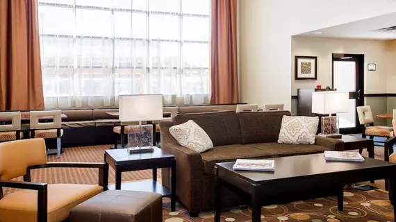 Staybridge Suites West Edmonton | Alberta - Edmonton (ve civarı) - Edmonton - Kuzeybatı Edmonton