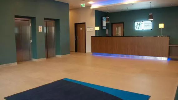 Holiday Inn Express Warsaw Airport | Mazovya Voyvodalığı