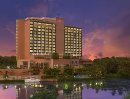 Crowne Plaza Kochi | Kerala - Ernakulam Bölgesi - Koşin (ve civarı) - Koçi - Maradu