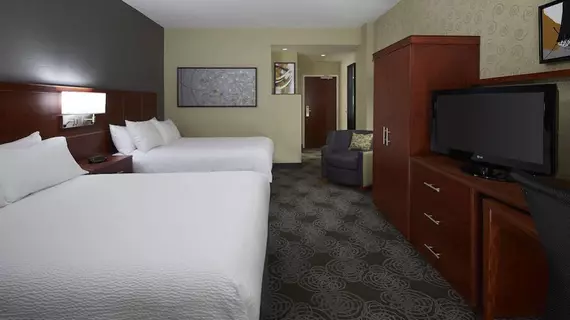 Courtyard by Marriott Montreal Airport | Quebec - Montreal (ve civarı) - Montreal - Saint-Laurent