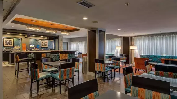 Hampton Inn Bowie | Maryland - Annapolis (ve civarı) - Bowie