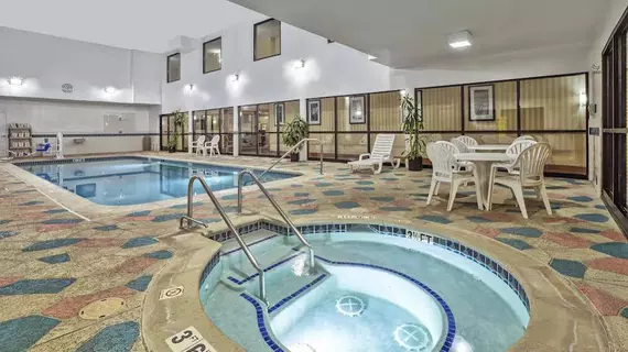 Hampton Inn Detroit/Belleville-Airport Area | Michigan - Detroit (ve civarı) - Belleville