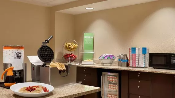 Hampton Inn & Suites East Hartford | Connecticut - Hartford (ve civarı) - East Hartford