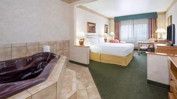 Holiday Inn Express Hotel & Suites Raton | New Mexico - Raton