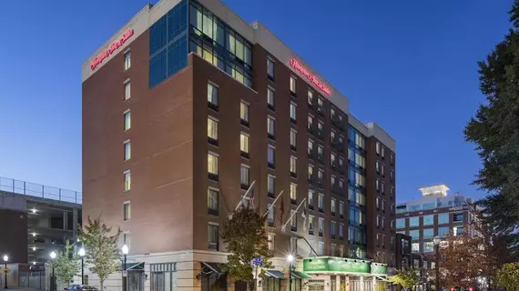 Hampton Inn & Suites Little Rock-Downtown | Arkansas - Little Rock (ve civarı) - Little Rock - Little Rock Şehir Merkezi