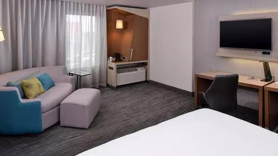 Courtyard by Marriott Saskatoon Airport | Saskatchewan - Saskatoon - Kuzey Sanayi Bölgesi