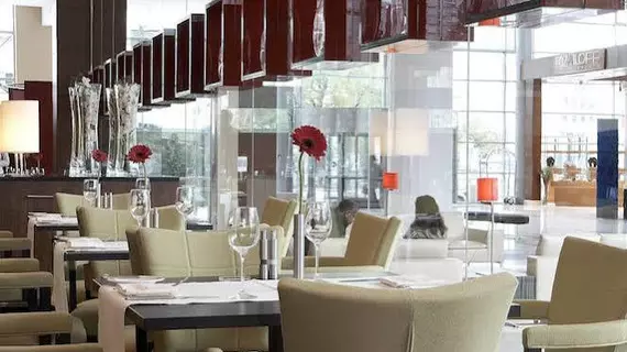 Hilton Warsaw Hotel and convention Centre | Mazovya Voyvodalığı - Varşova (ve civarı) - Wola