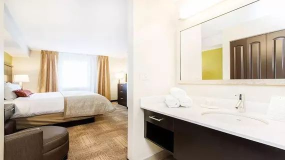 Staybridge Suites West Edmonton | Alberta - Edmonton (ve civarı) - Edmonton - Kuzeybatı Edmonton