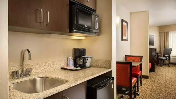 Holiday Inn Express Hotel & Suites Alexandria - Fort Belvoir | Virginia - İskenderiye - Belle Haven