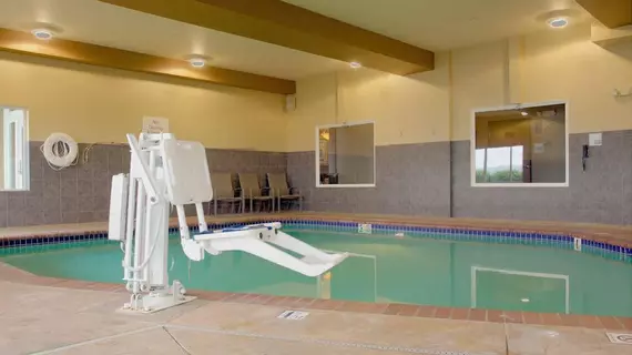 Holiday Inn Express Hotel & Suites Astoria | Oregon - Oregon Coast - Astoria