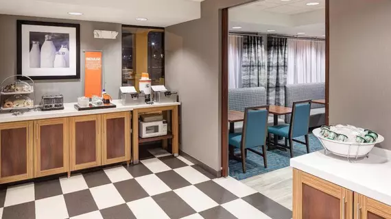 Hampton Inn Kansas City Liberty | Missouri - Kansas City (ve civarı) - Kansas