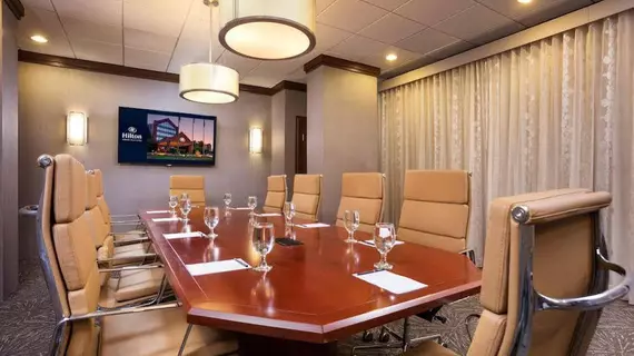 Embassy Suites by Hilton Auburn Hills | Michigan - Detroit (ve civarı) - Auburn Hills