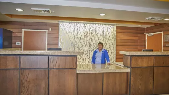 Fairfield Inn & Suites Burlington | Washington - Vernon Dağı (ve civarı) - Burlington