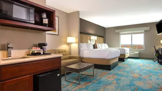 Holiday Inn Express & Suites Norwood-Boston Area | Massachusetts - Norwood