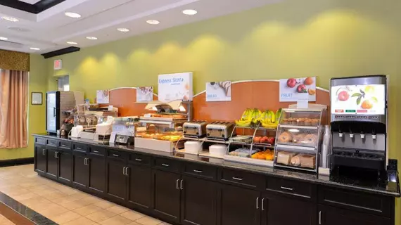 Holiday Inn Express Hotel & Suites Halifax Airport | Nova Scotia - Halifax (ve civarı) - Enfield