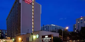 Crowne Plaza Washington National Airport