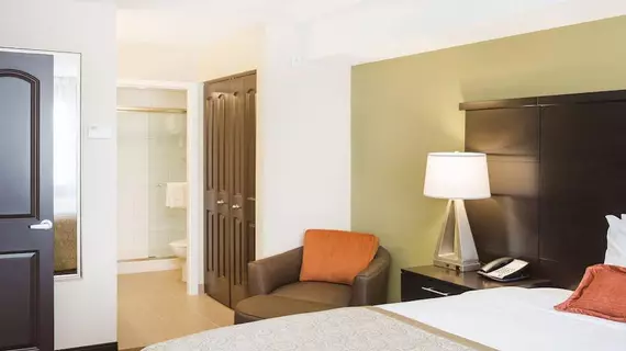 Staybridge Suites West Edmonton | Alberta - Edmonton (ve civarı) - Edmonton - Kuzeybatı Edmonton