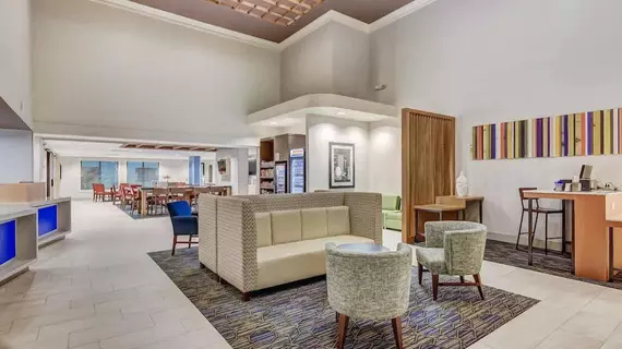 Holiday Inn Express Hotel & Suites Greenville Airport | Güney Karolayna - Greenville - Spartanburg (ve civarı) - Greenville