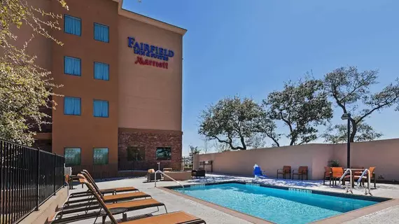 Fairfield Inn & Suites Austin Northwest/Research Blvd | Teksas - Austin (ve civarı) - Austin