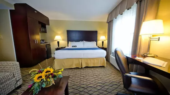 Holiday Inn Express and Suites Merrimack | New Hampshire - Manchester (ve civarı) - Merrimack