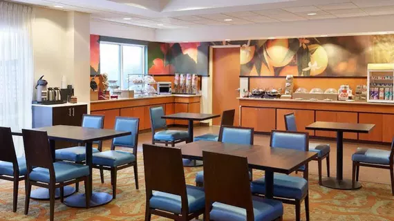 Fairfield Inn & Suites Toronto Brampton | Ontario - Toronto (ve civarı) - Brampton - Steeles Sanayi Bölgesi