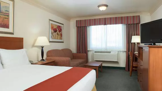 Holiday Inn Express Hotels & Suites Burlington | Washington - Vernon Dağı (ve civarı) - Burlington