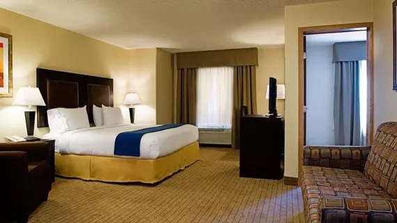 HOLIDAY INN EXPRESS & SUITES R | Saskatchewan - Regina