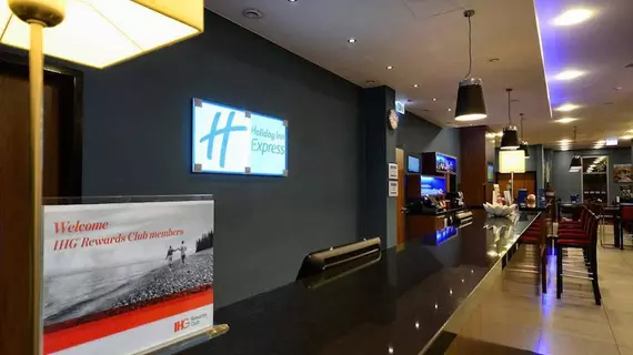 Holiday Inn Express Warsaw Airport | Mazovya Voyvodalığı