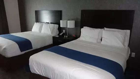 HOLIDAY INN EXPRESS & SUITES K | Kansas - Kansas City (ve civarı) - Kansas City