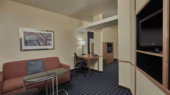 Fairfield Inn & Suites Burlington | Washington - Vernon Dağı (ve civarı) - Burlington