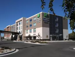 HOLIDAY INN EXPRESS & SUITES BOISE AIRPORT | Idaho - Boise (ve civarı) - Boise