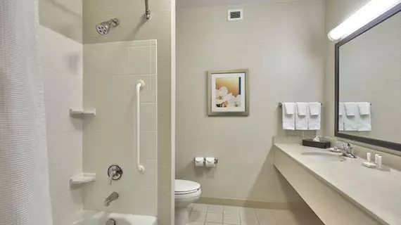 Fairfield Inn & Suites Burlington | Washington - Vernon Dağı (ve civarı) - Burlington