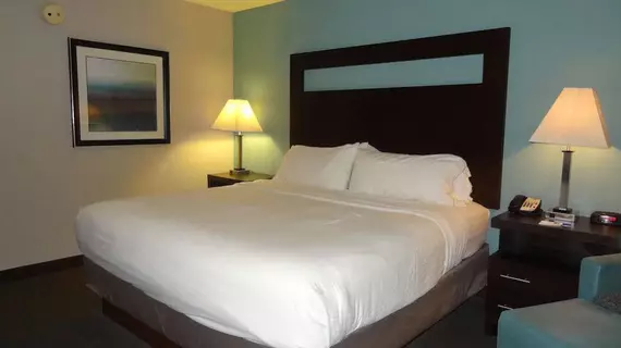 Holiday Inn Express Hotel Kansas City - Bonner Springs | Kansas - Kansas City (ve civarı) - Bonner Springs