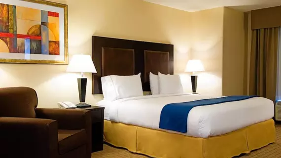 HOLIDAY INN EXPRESS & SUITES R | Saskatchewan - Regina