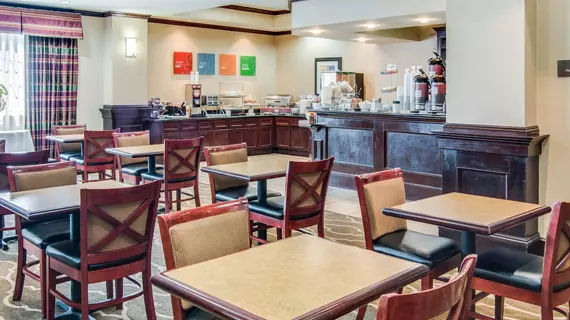 COMFORT SUITES SHREVEPORT | Louisiana - Bossier Parish - Shreveport (ve civarı) - Shreveport