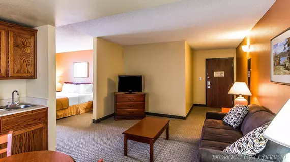 Quality Inn & Suites Muskogee | Oklahoma - Muskogee (ve civarı) - Muskogee