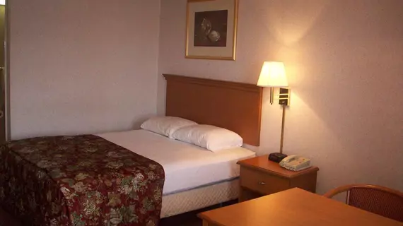 Rodeway Inn Expo Center | Güney Karolayna - Greenville - Spartanburg (ve civarı) - Spartanburg