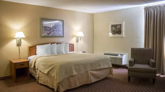 Quality Inn Wickliffe | Ohio - Cleveland (ve civarı) - Wickliffe