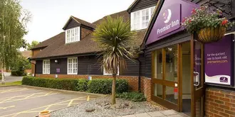 Premier Inn Woking West (A324)