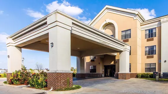 Quality Inn & Suites Muskogee | Oklahoma - Muskogee (ve civarı) - Muskogee