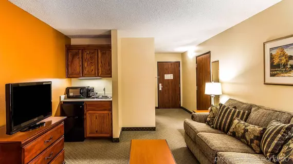 Quality Inn & Suites Muskogee | Oklahoma - Muskogee (ve civarı) - Muskogee